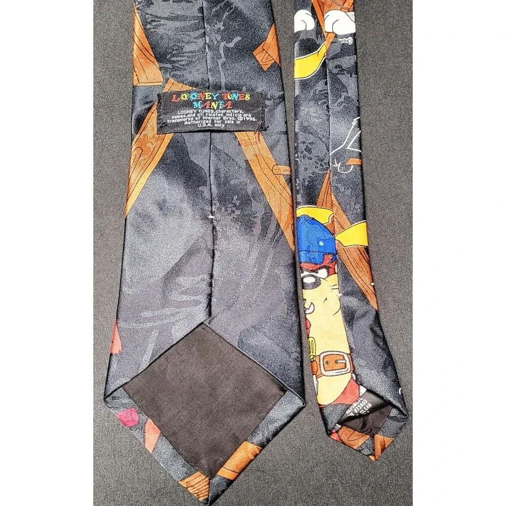Black Looney Tunes Mania Construction Theme Mens Necktie Vintage 55in x 3.75in